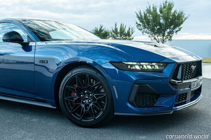 Revisión Del Ford Mustang GT 2025: Rodando En Un 5.0 Y Un Manual | Carscoops